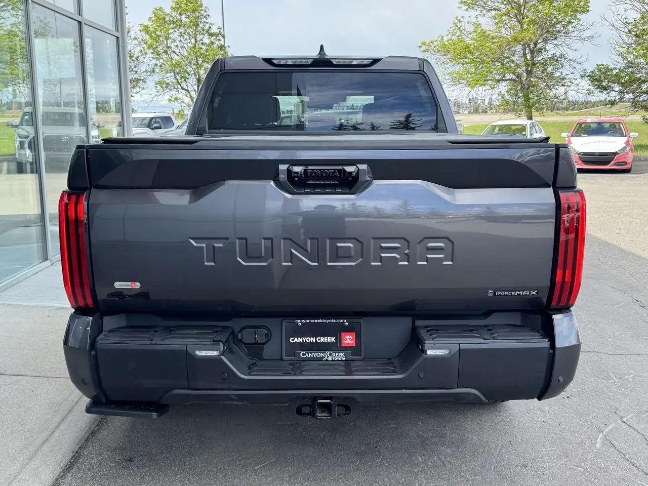 Toyota Tundra снимка Toyota Tundra