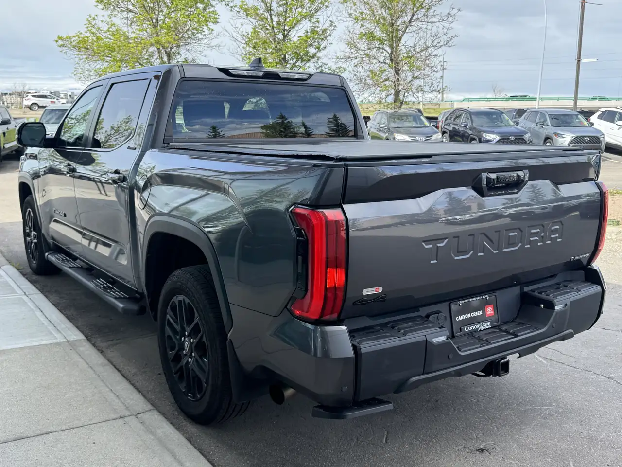 Toyota Tundra снимка Toyota Tundra