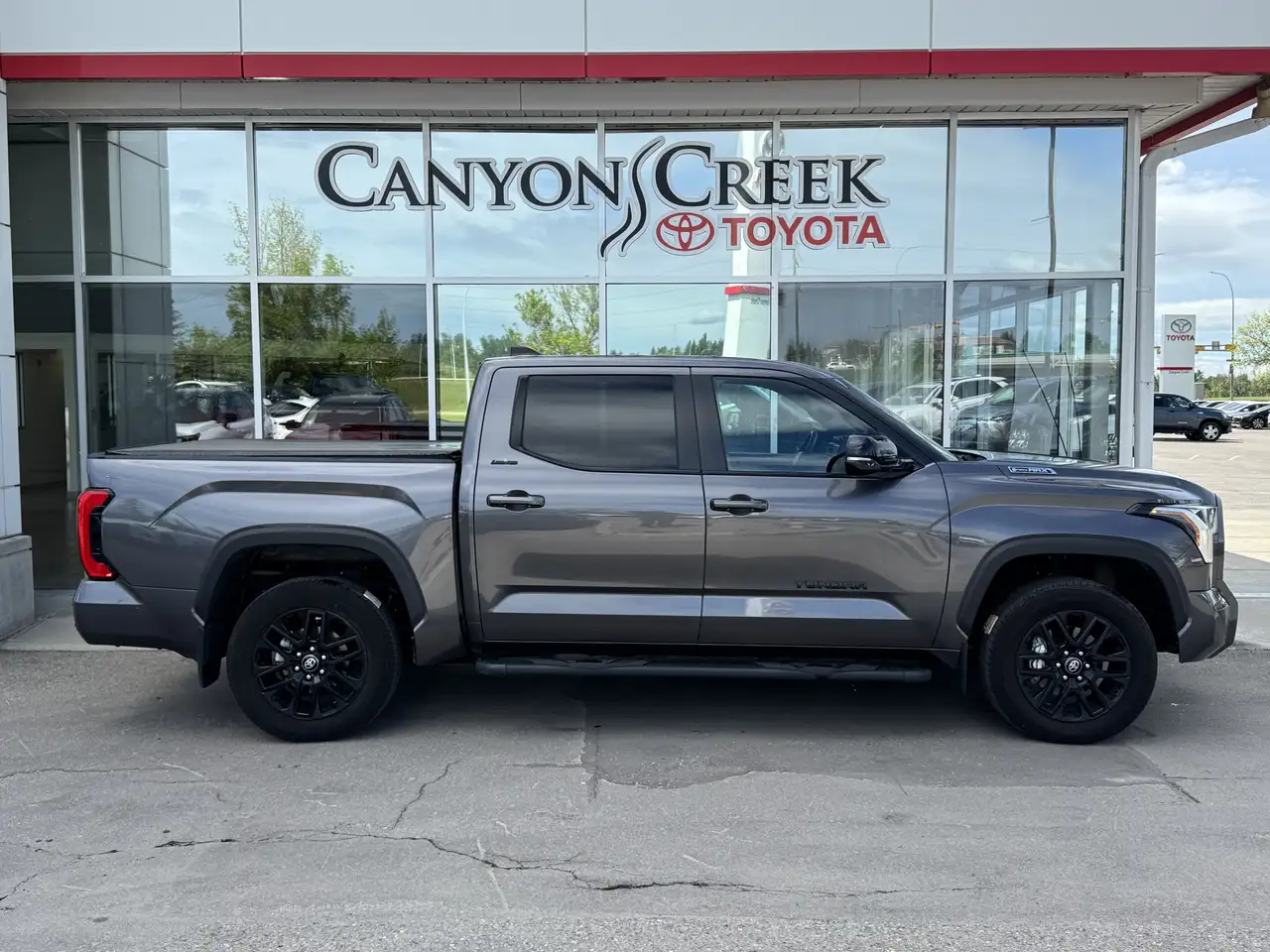 Toyota Tundra снимка Toyota Tundra