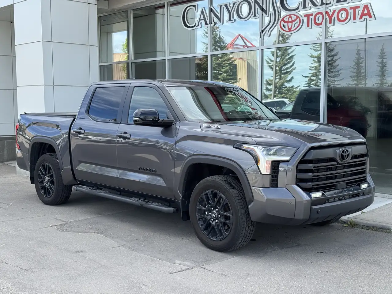 Toyota Tundra снимка Toyota Tundra