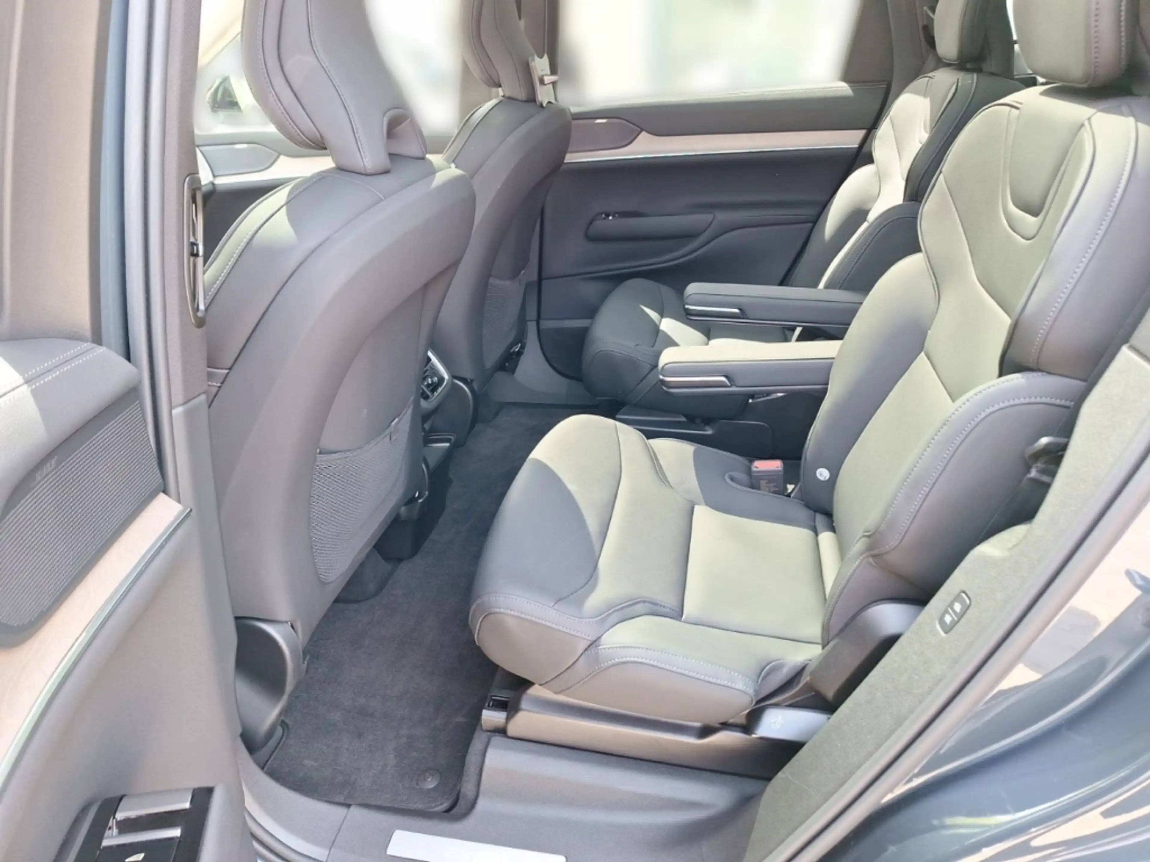 Volvo EX90 Performance Pure Electric AWD Ultra 6-Sitzer — photo 11