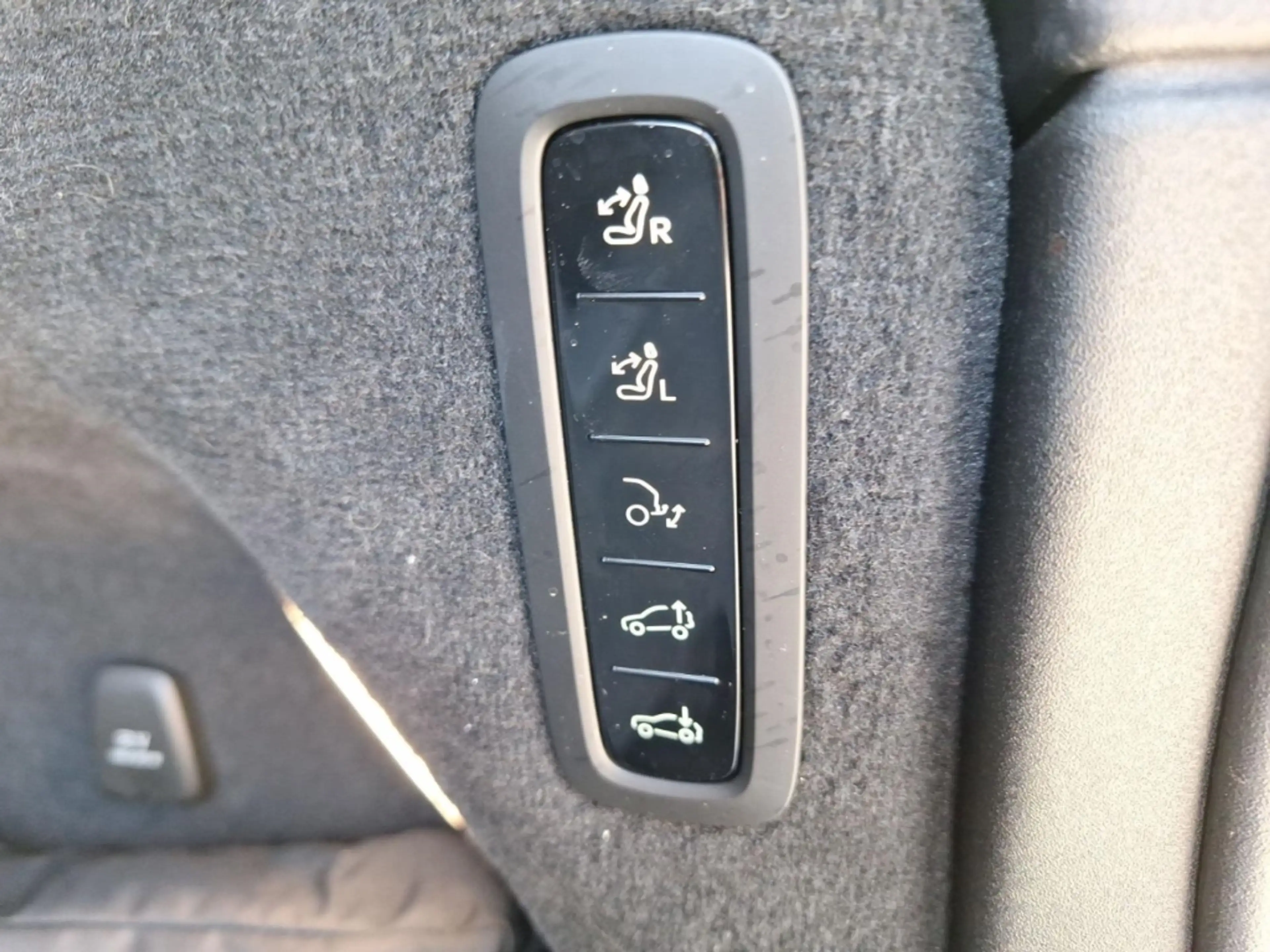 Volvo EX90 Performance Pure Electric AWD Ultra 6-Sitzer — photo 14