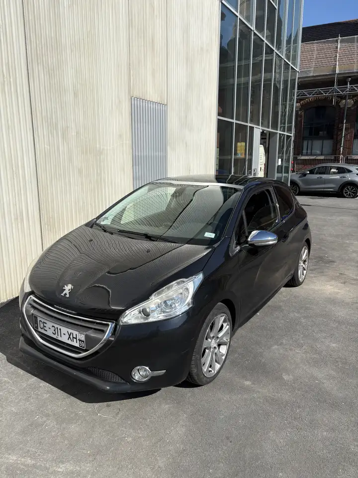 Peugeot 208 208 — photo 2