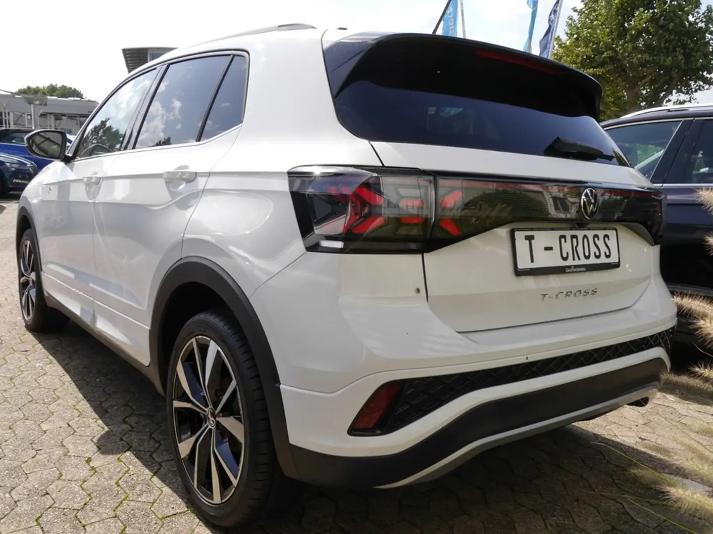 Volkswagen T-Cross R-Line 1.0 TSI DSG Navi IQ.DRIVE Weiß - 2