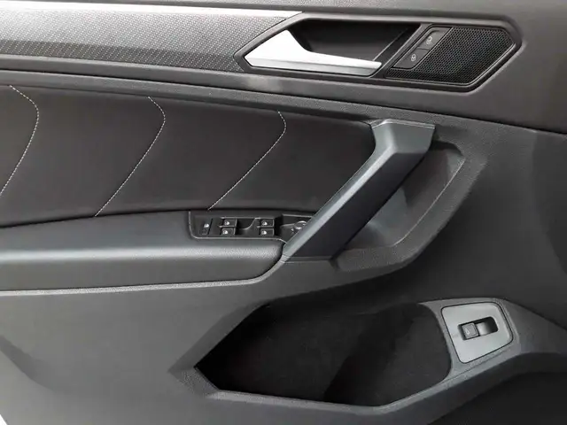 Volkswagen Tiguan view 18