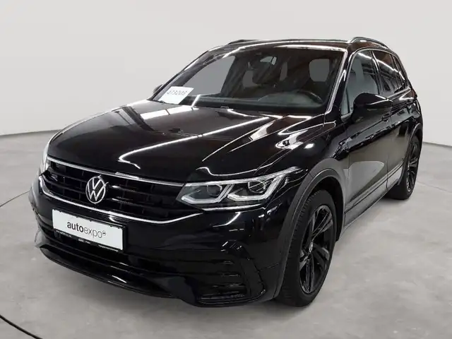 Volkswagen Tiguan view 2