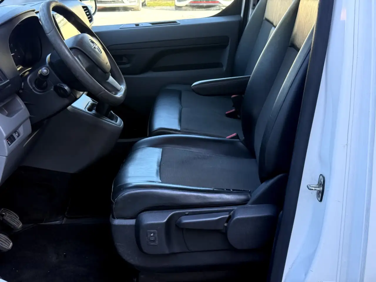 Opel Vivaro 2.0 D M Edition (L2), миниатюра 11