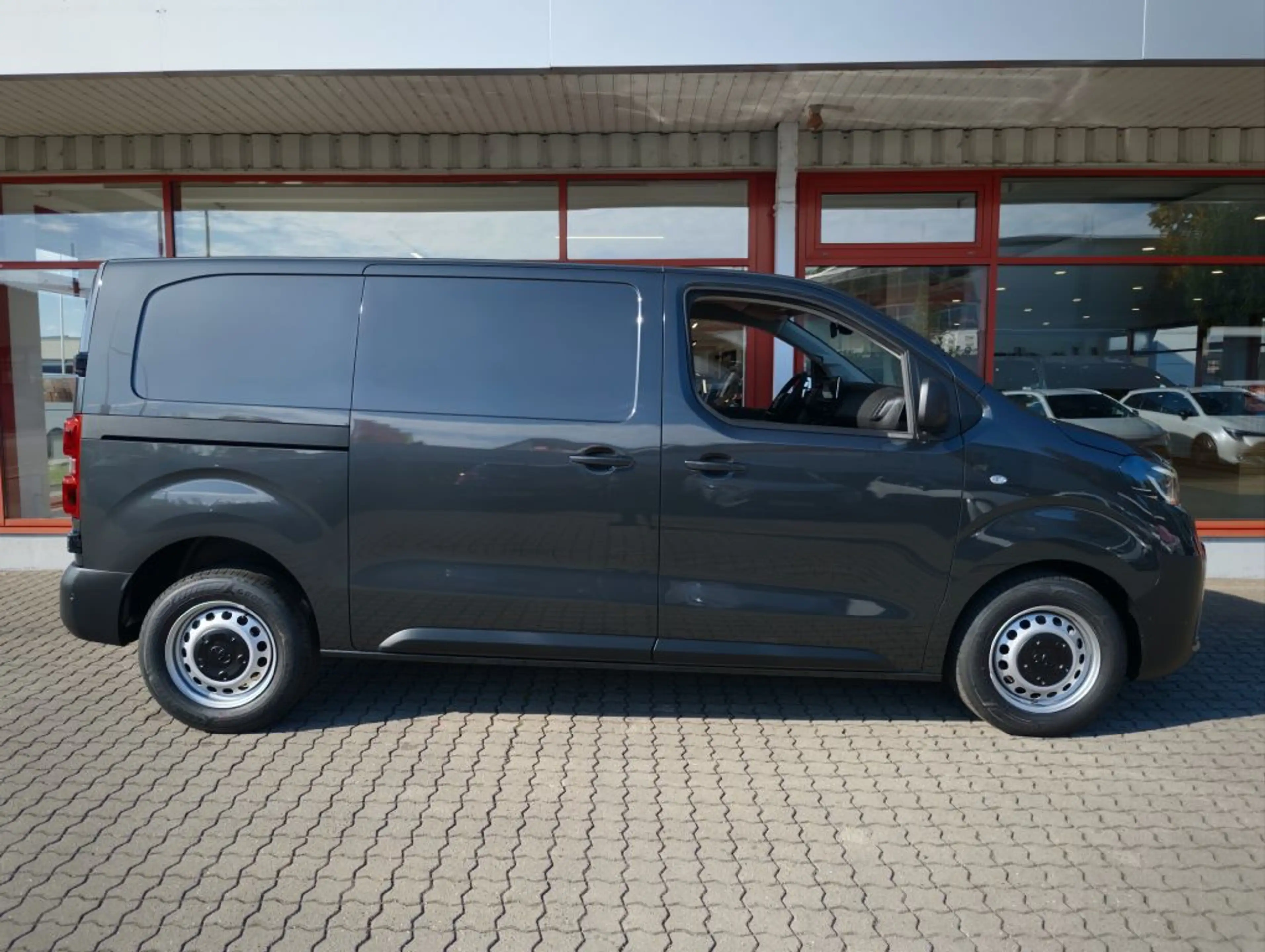 Toyota Proace 2,2-l-D L1 4türig Select mit Sitzheizung — photo 5