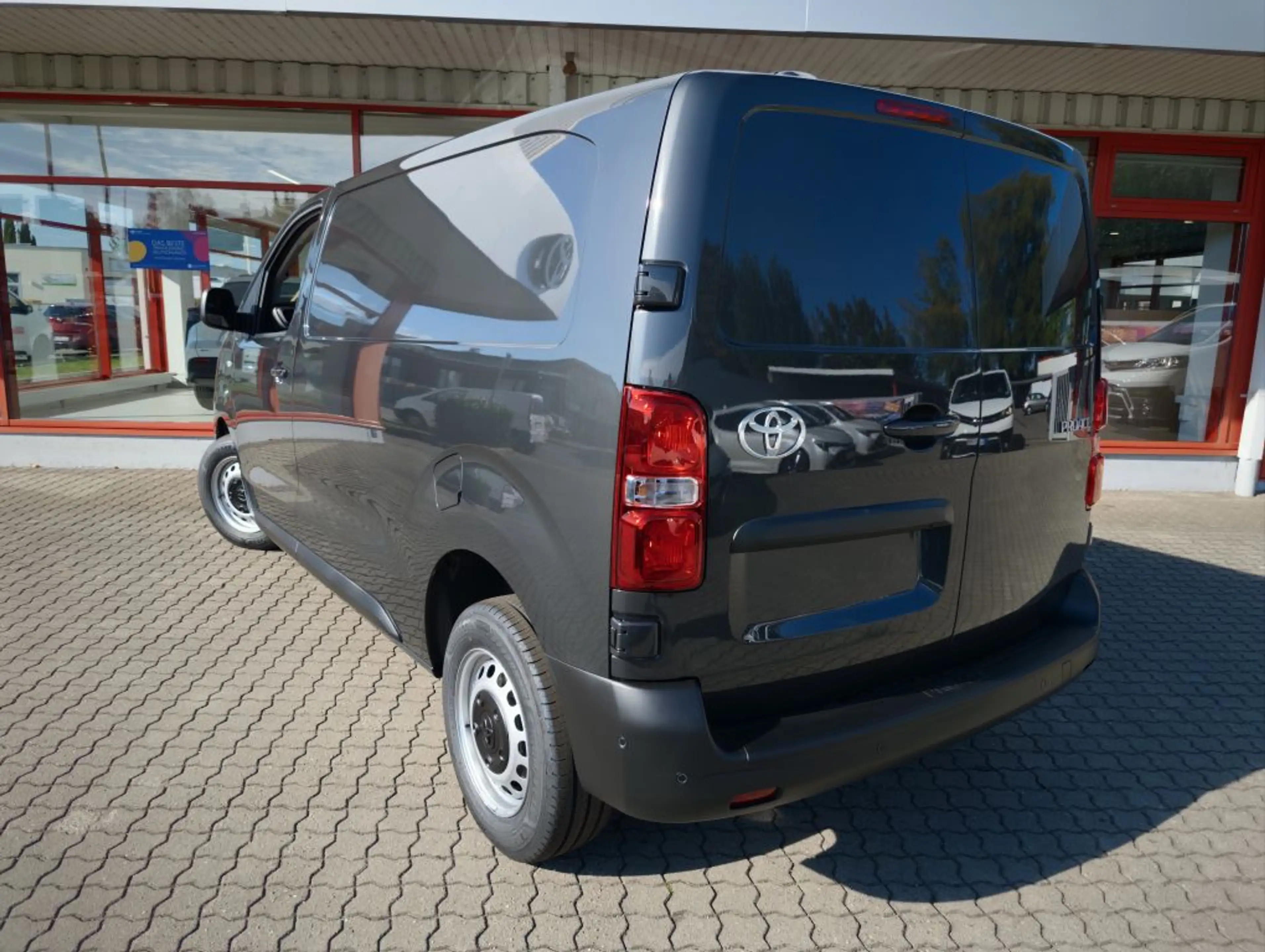 Toyota Proace 2,2-l-D L1 4türig Select mit Sitzheizung — photo 3