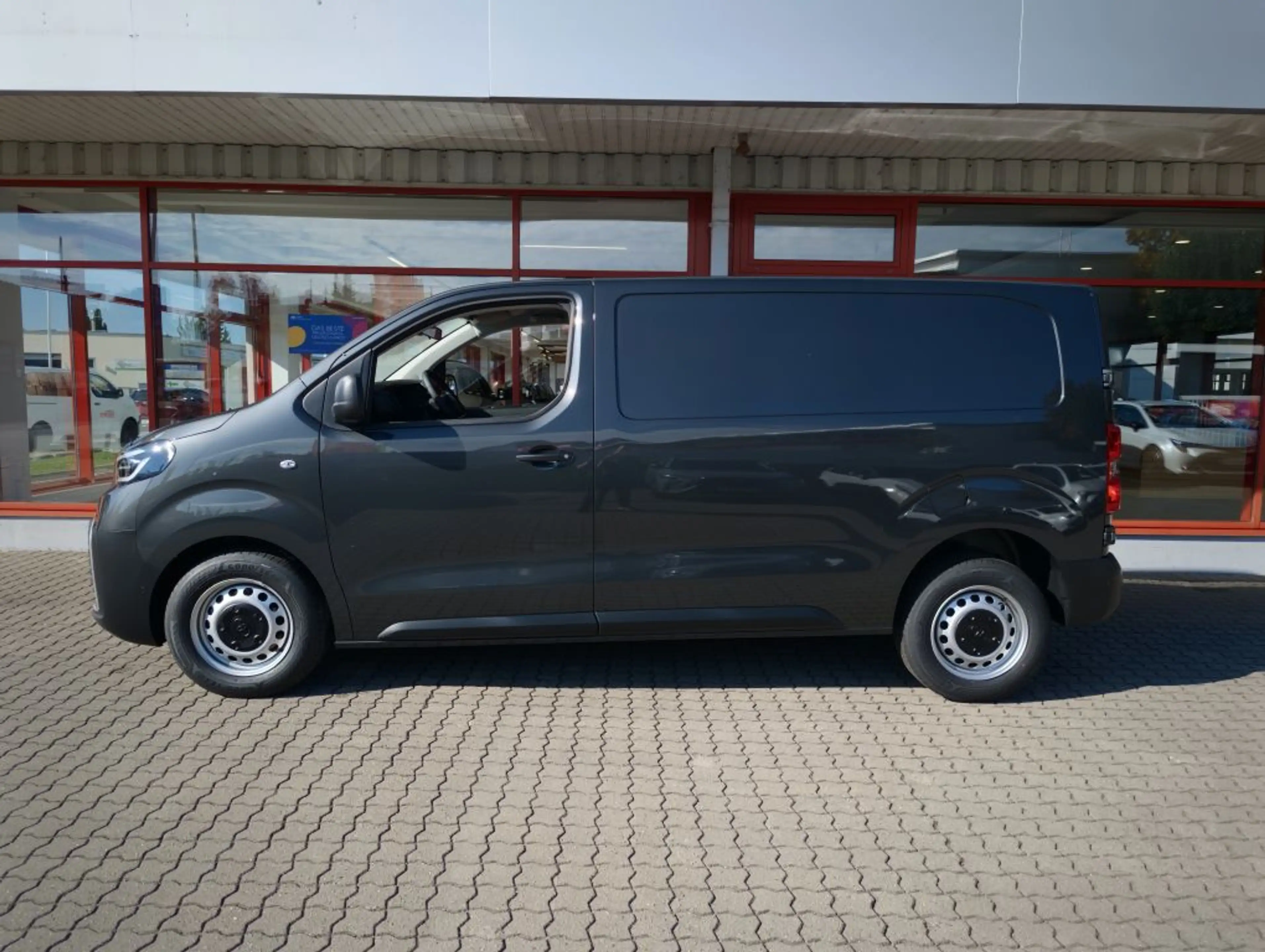 Toyota Proace 2,2-l-D L1 4türig Select mit Sitzheizung — photo 2