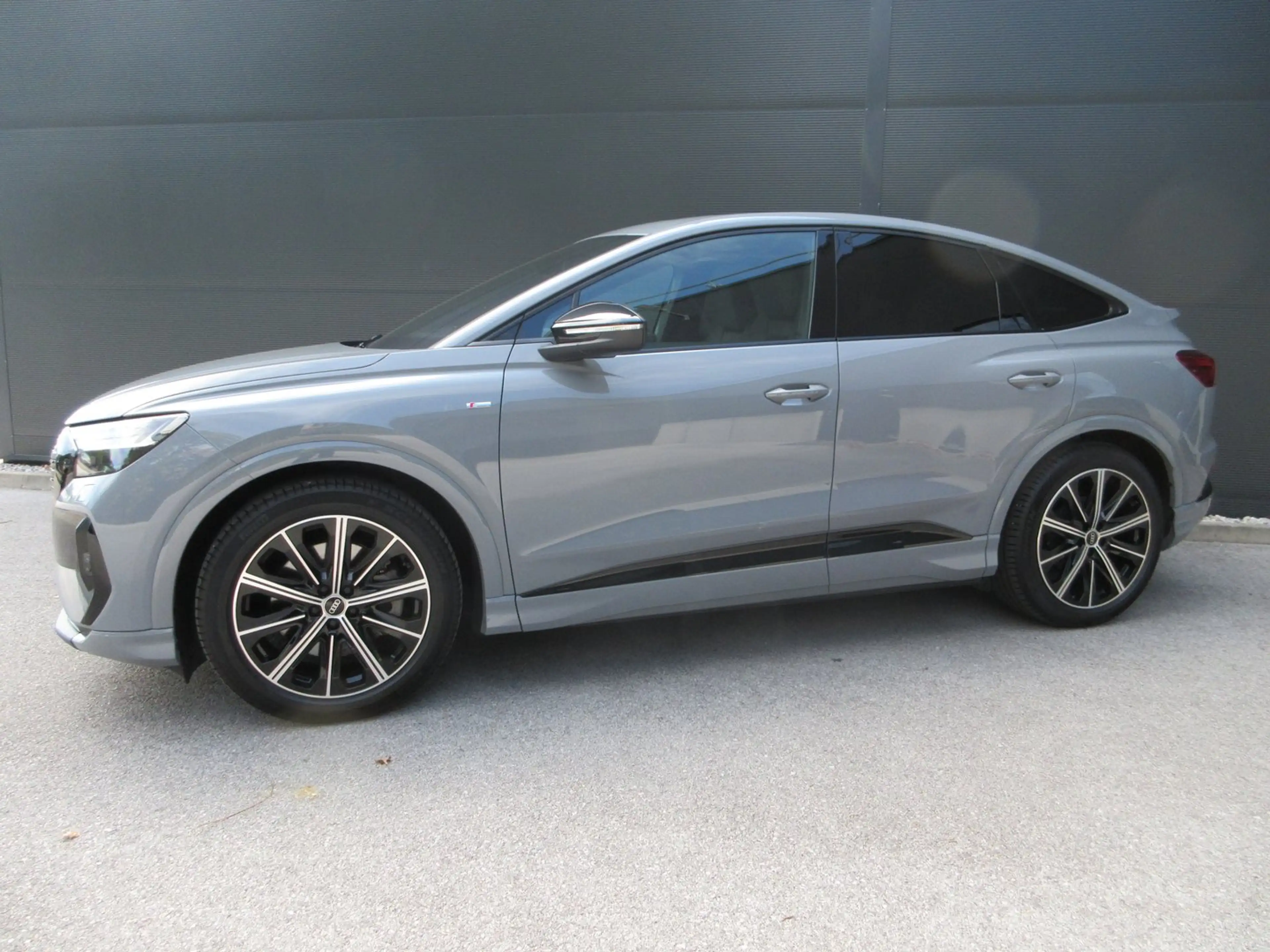 Audi Q4 e-tron Audi Q4 Sportback 50 e-tron quattro — photo 4