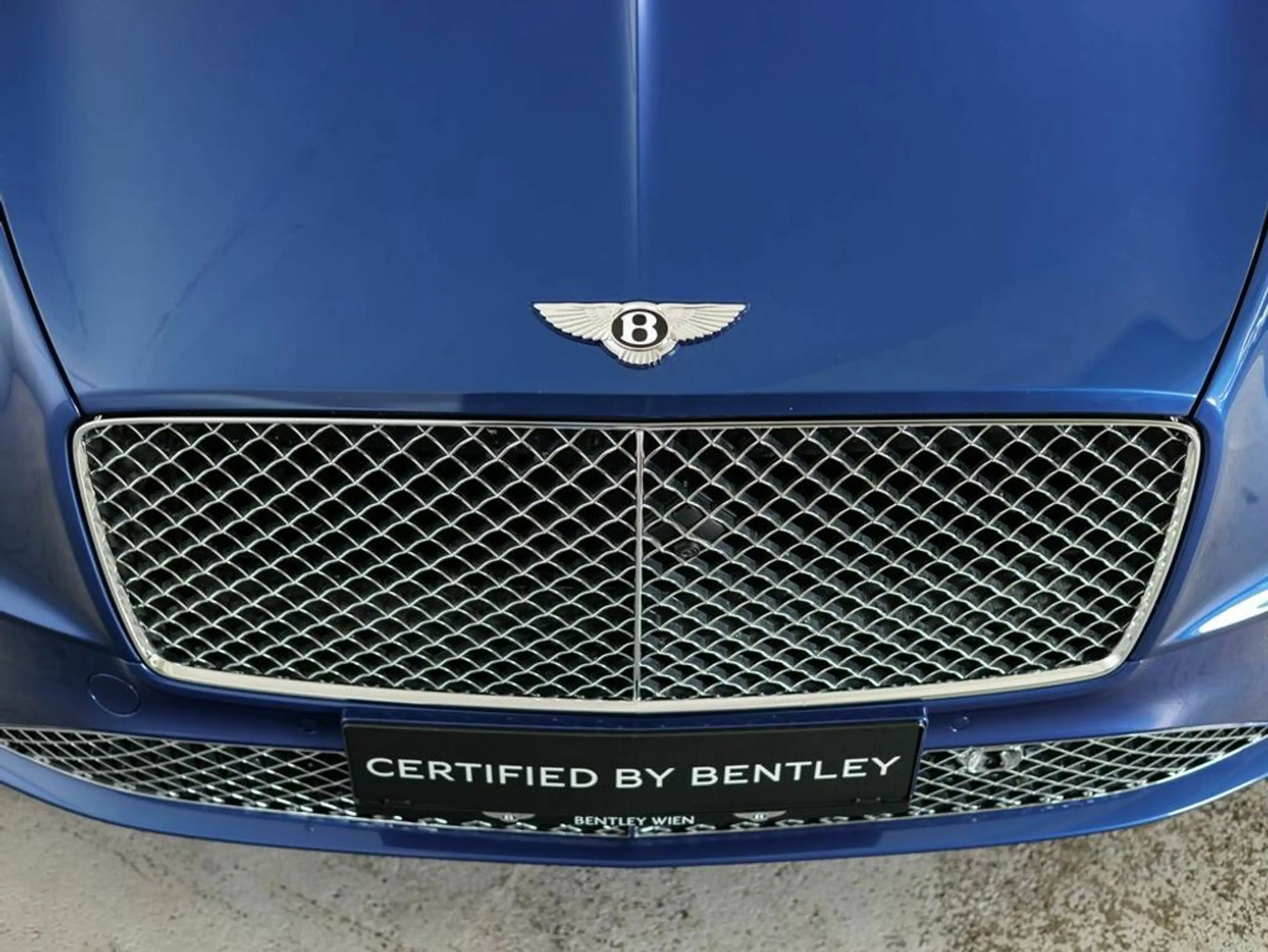 Bentley Continental Azure — photo 9