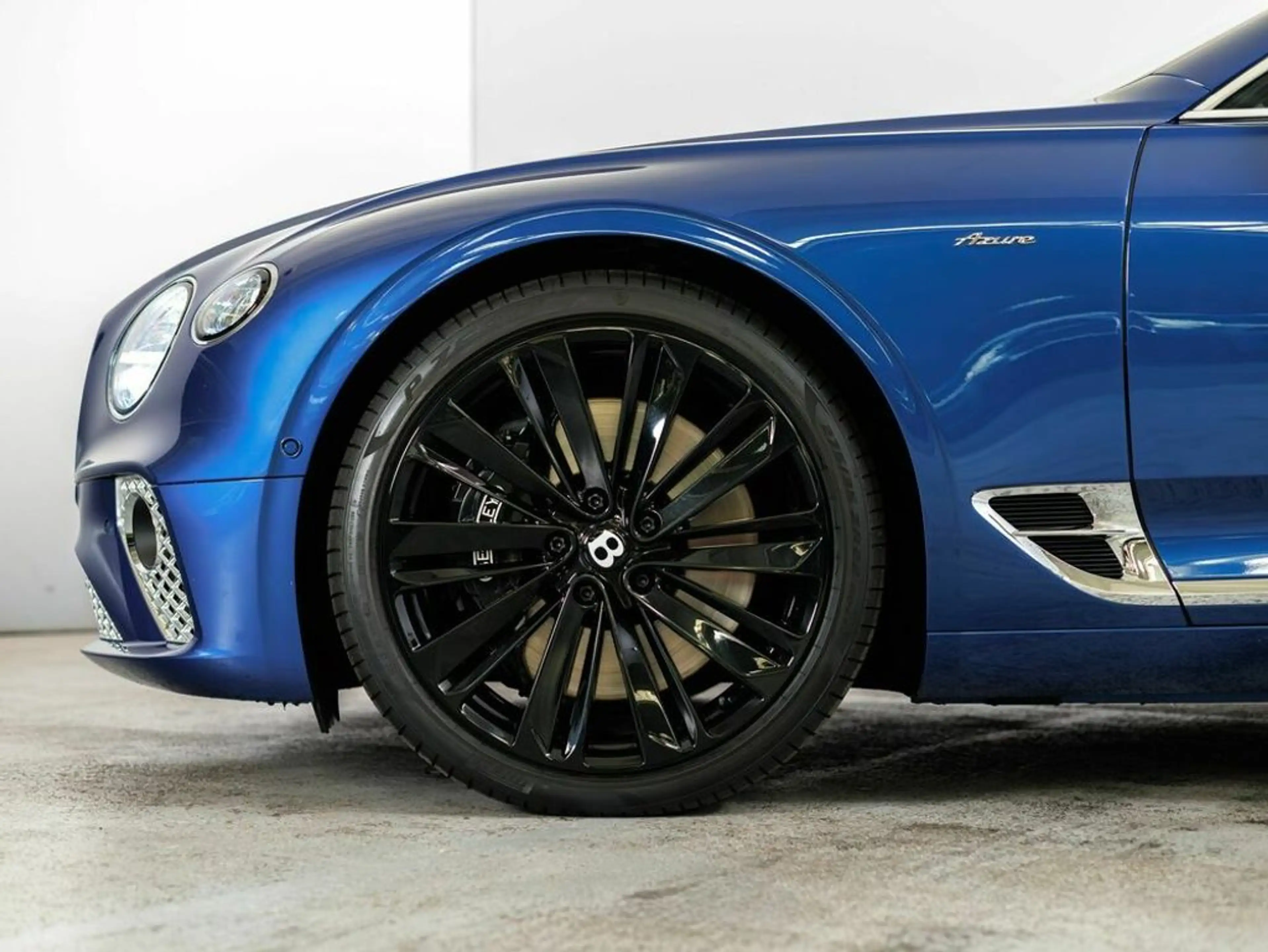 Bentley Continental Azure — photo 10