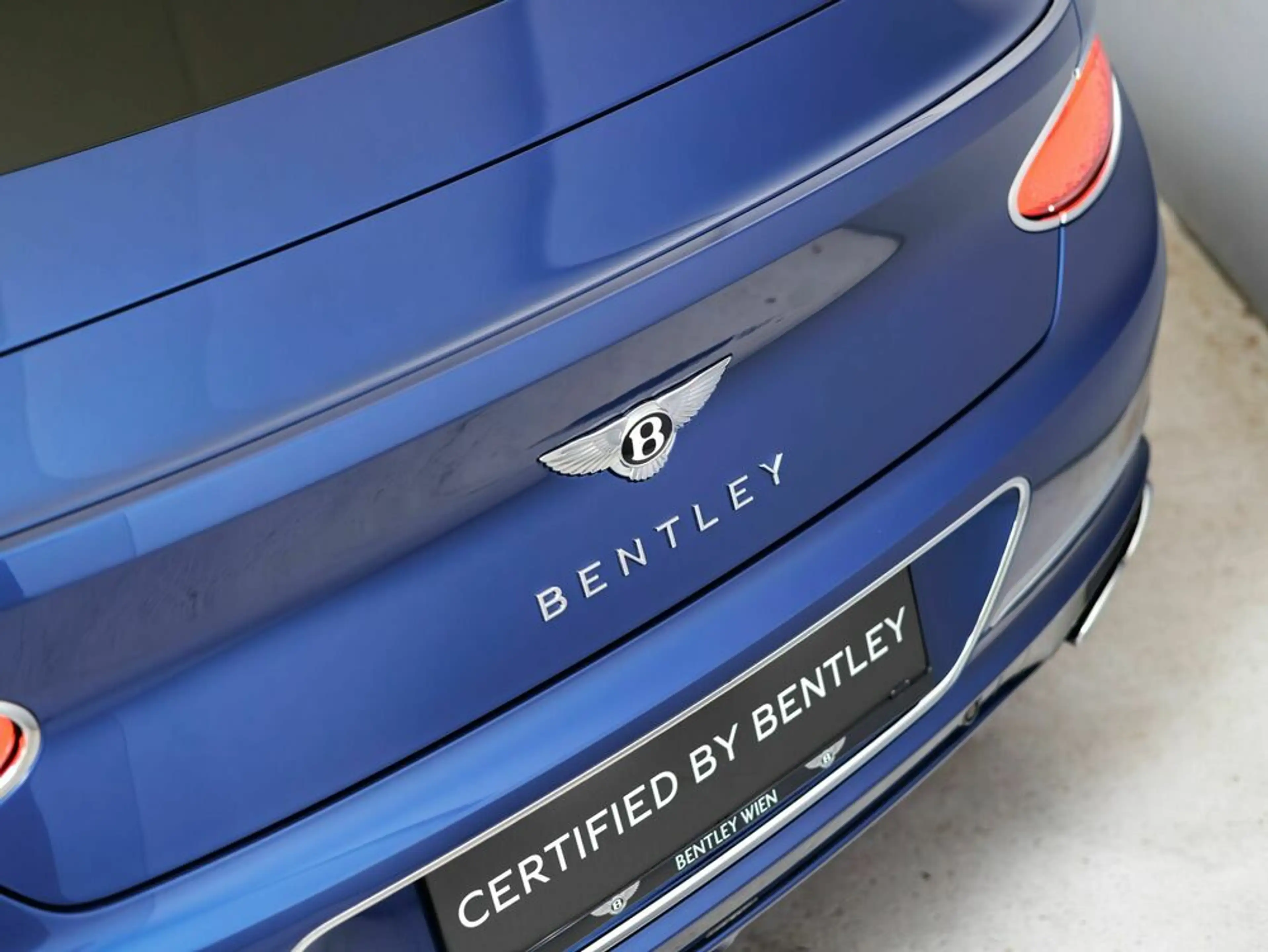 Bentley Continental Azure — photo 7