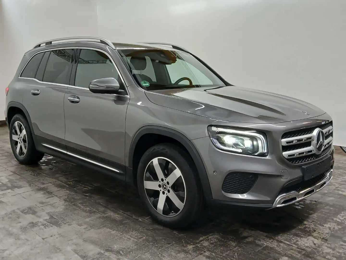 Mercedes-Benz GLB 200 d 8G-DCT-7 SITZER-WIDESCREEN-AHK-LEDER- Gris - 2