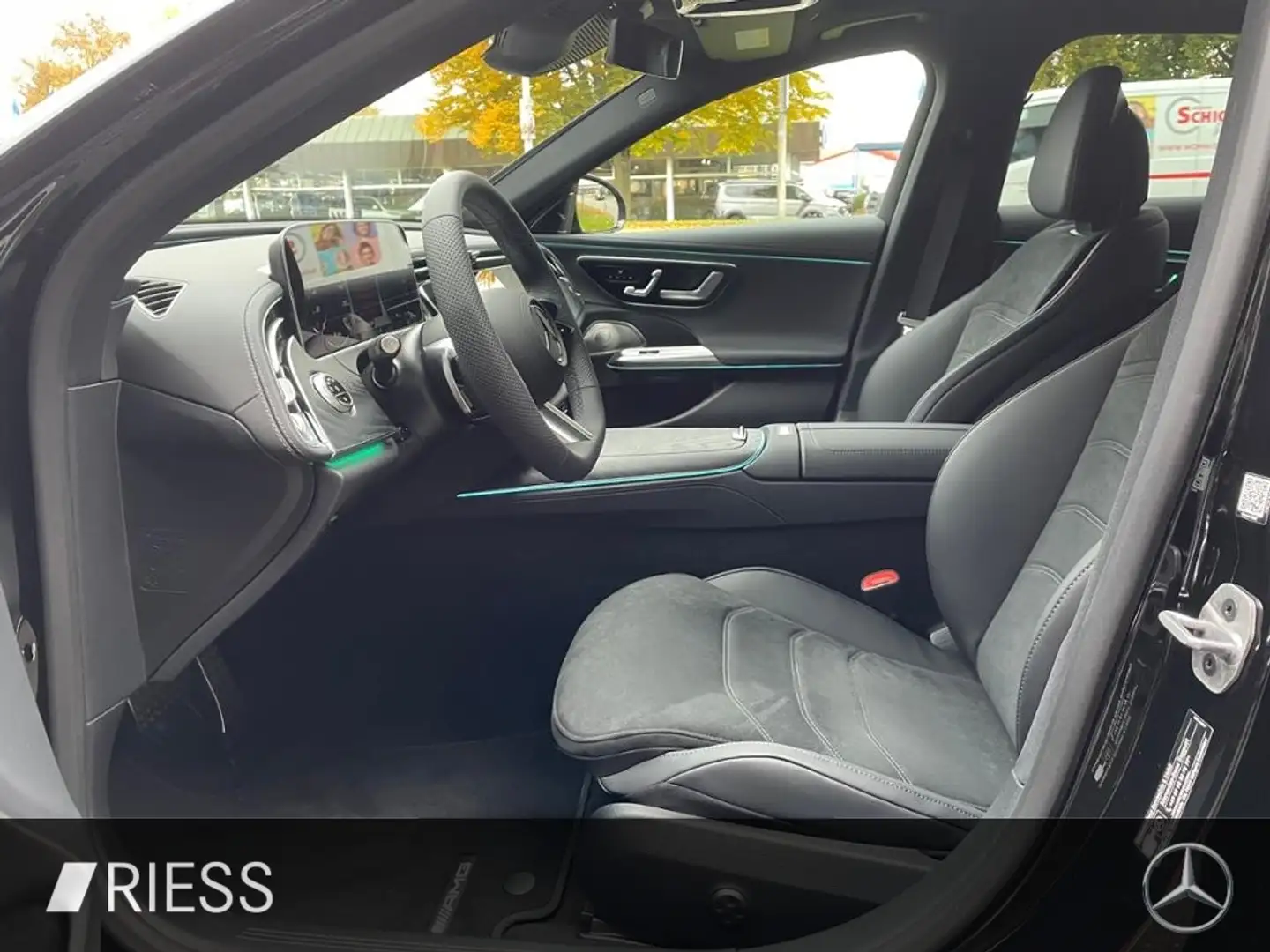 Mercedes-Benz E 300 de 4MATIC T-Modell mit EQ Hybrid Technologie Schwarz - 2