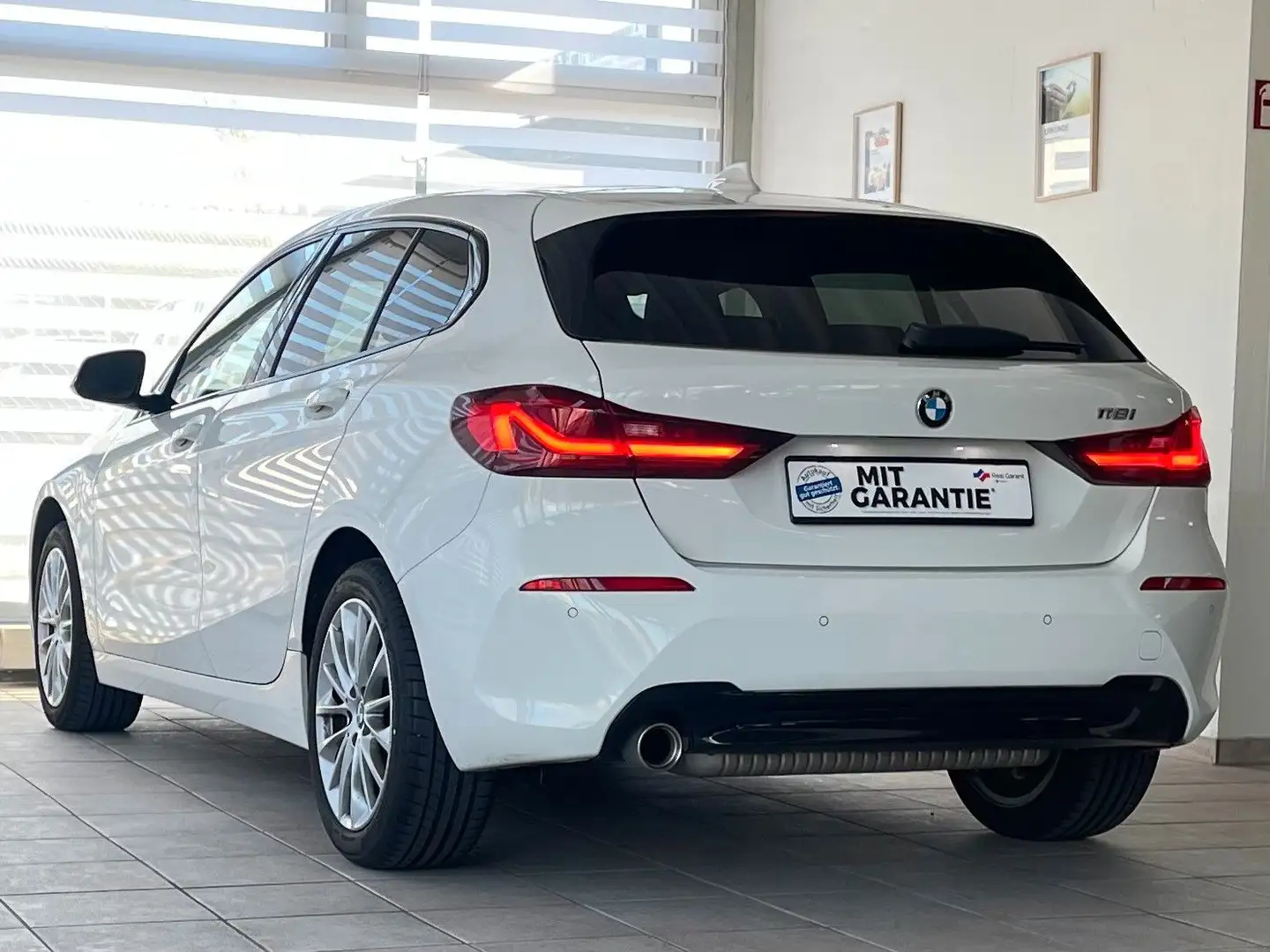 BMW 118 i Sport Line LED DAB Cockpit Pro Alu17" Blanc - 2