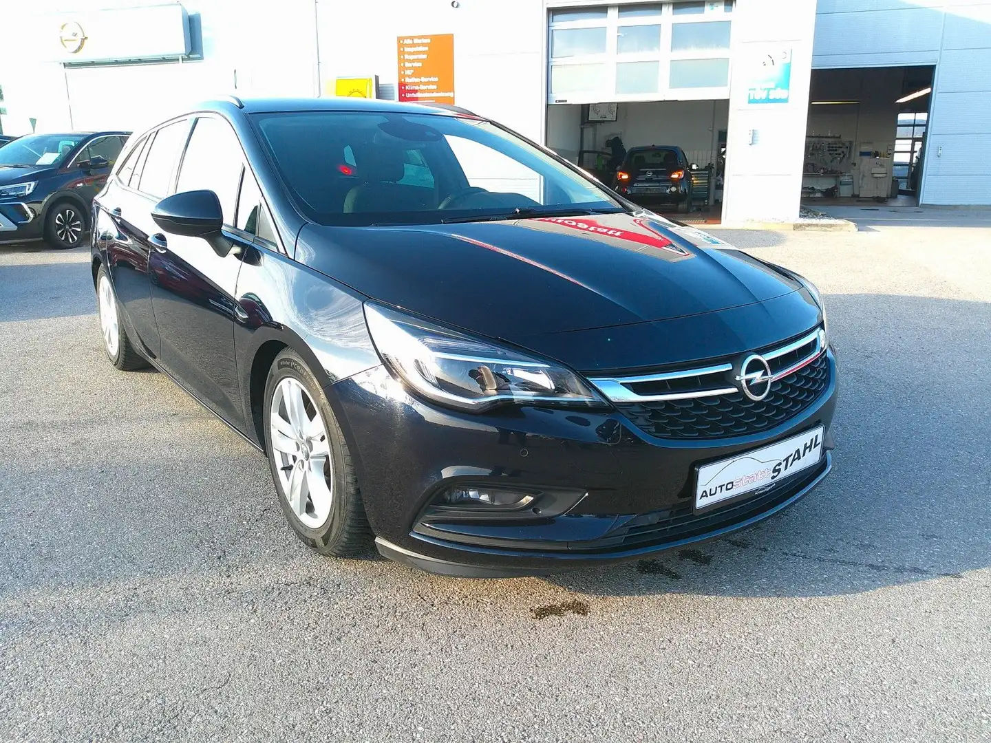 Opel Astra K ST Innovation ++Behindertenumbau++ Blau - 1