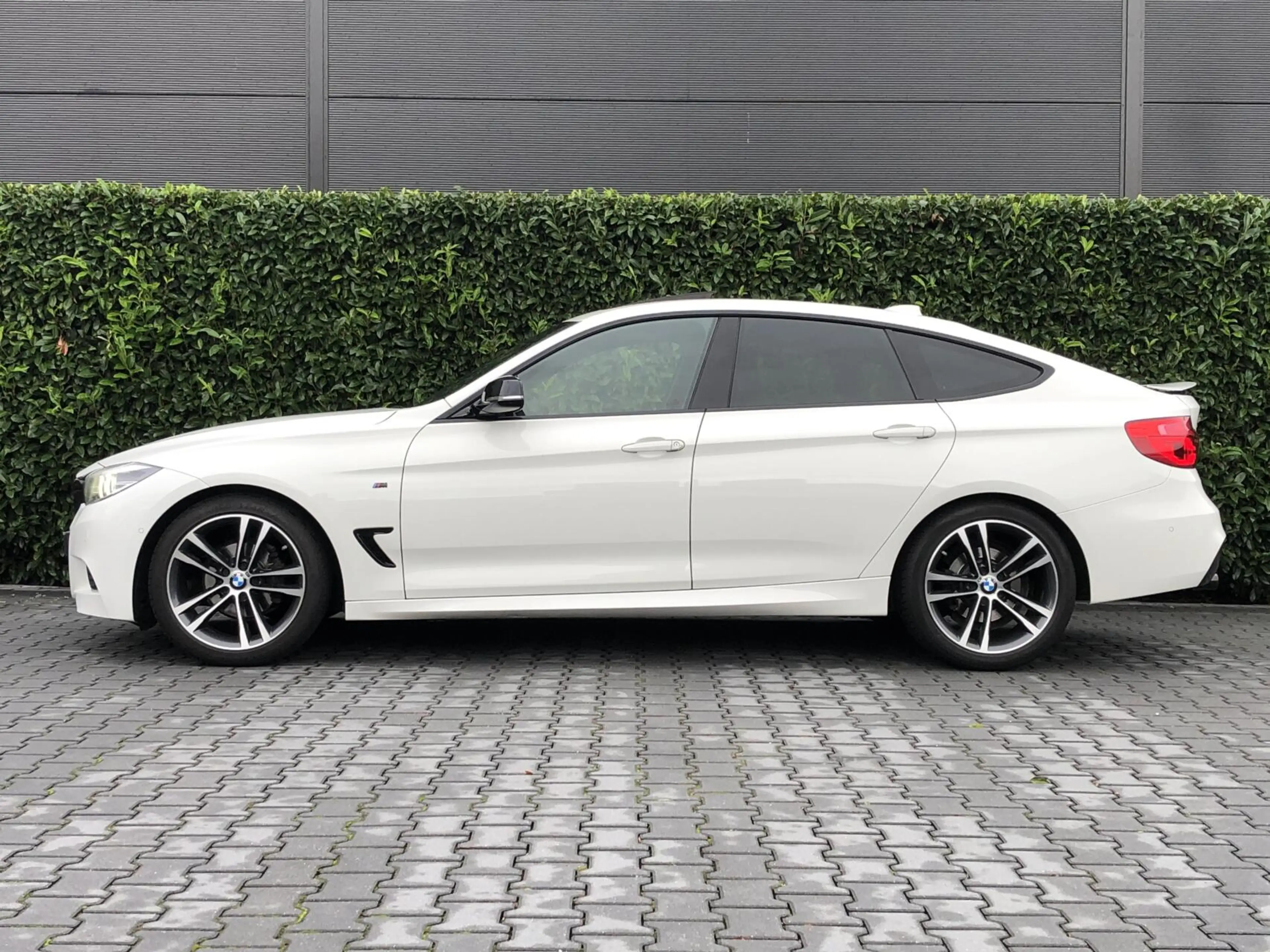 BMW 320 3-serie Gran Turismo 320i Centennial High Executiv — photo 4