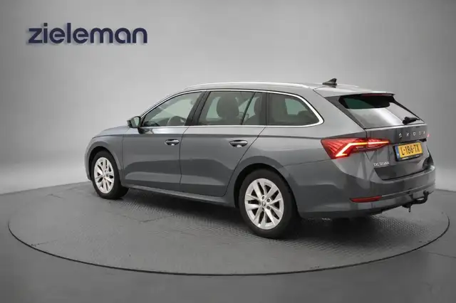 Skoda Octavia view 3