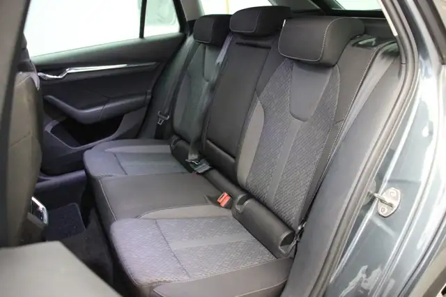 Skoda Octavia view 12