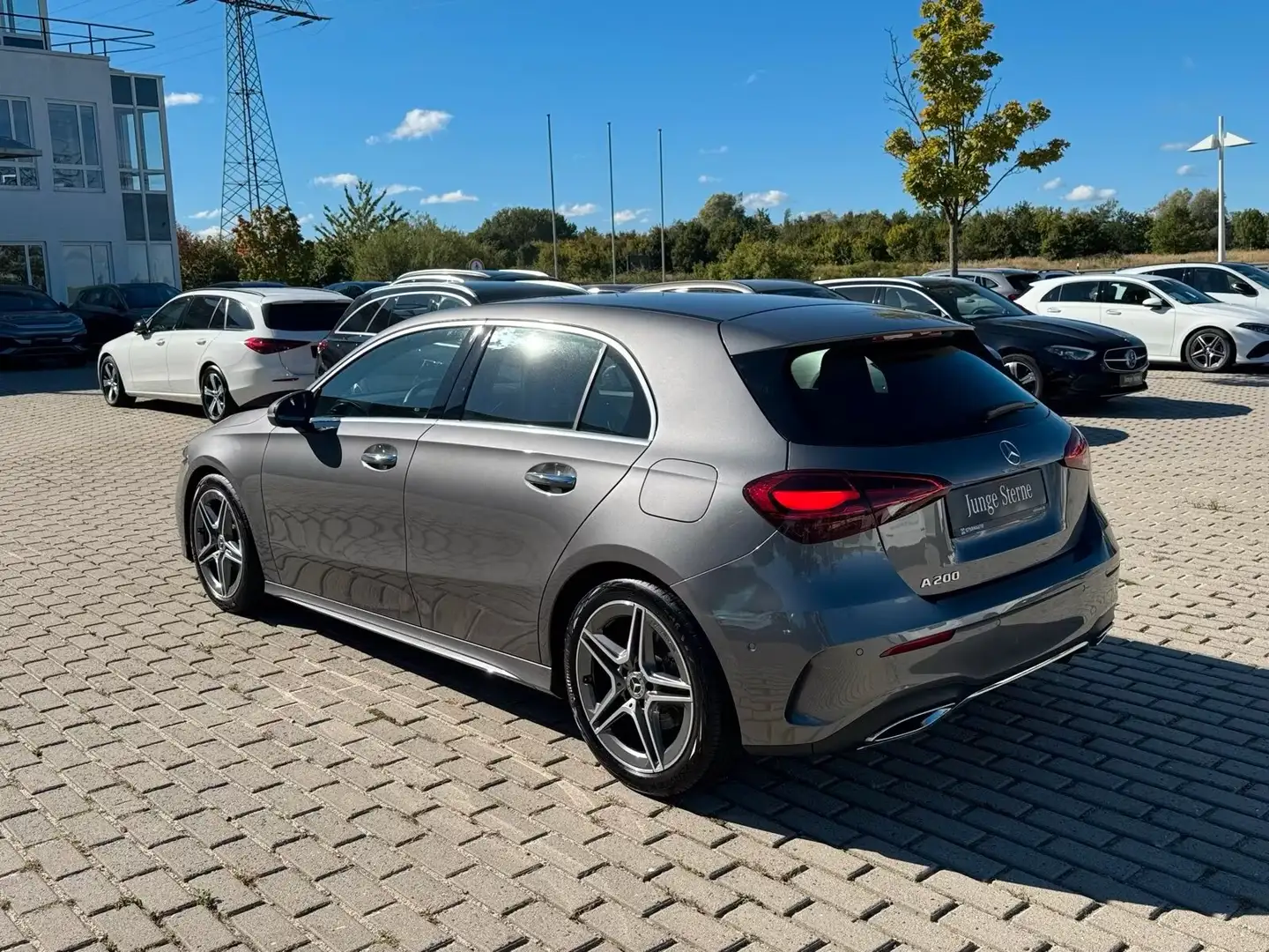 Mercedes-Benz A 200 Premium Amg line auto Keykess Distronic 2023 Grigio - 2