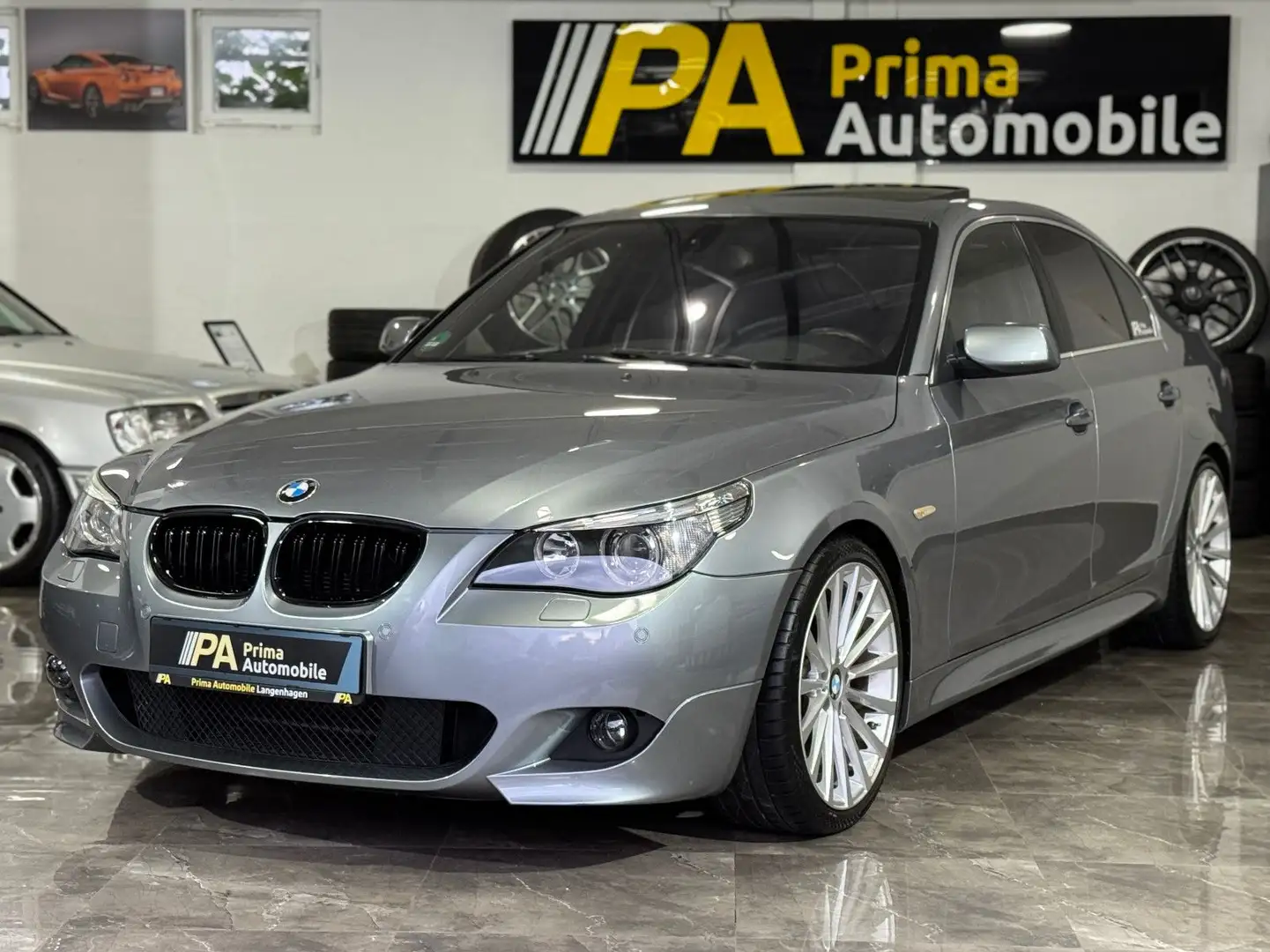 BMW 530 i Lim. xDrive M-Paket Dt. Fahrzeug HUD Xenon Gris - 1