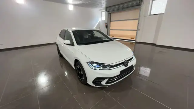 Volkswagen Polo view 3