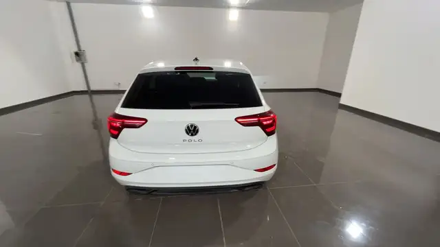 Volkswagen Polo view 5