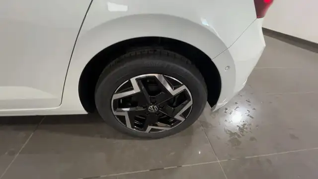 Volkswagen Polo view 7