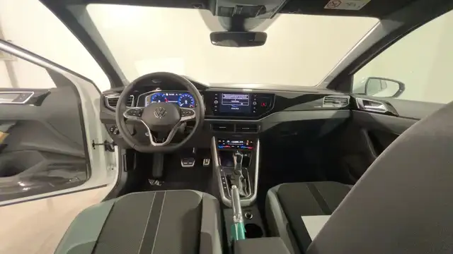 Volkswagen Polo view 10