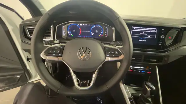 Volkswagen Polo view 12