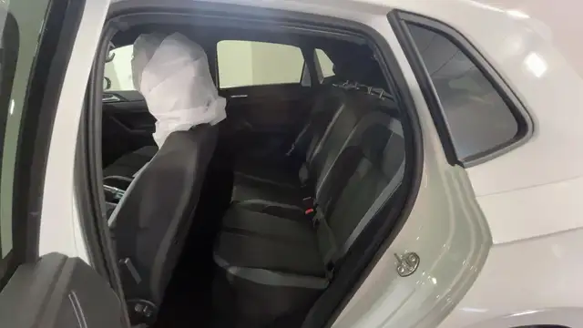 Volkswagen Polo view 9