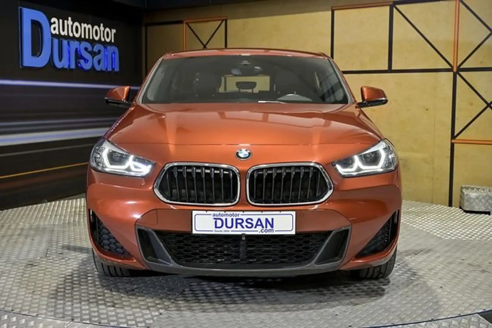 BMW X2 sDrive18i Naranja - 2