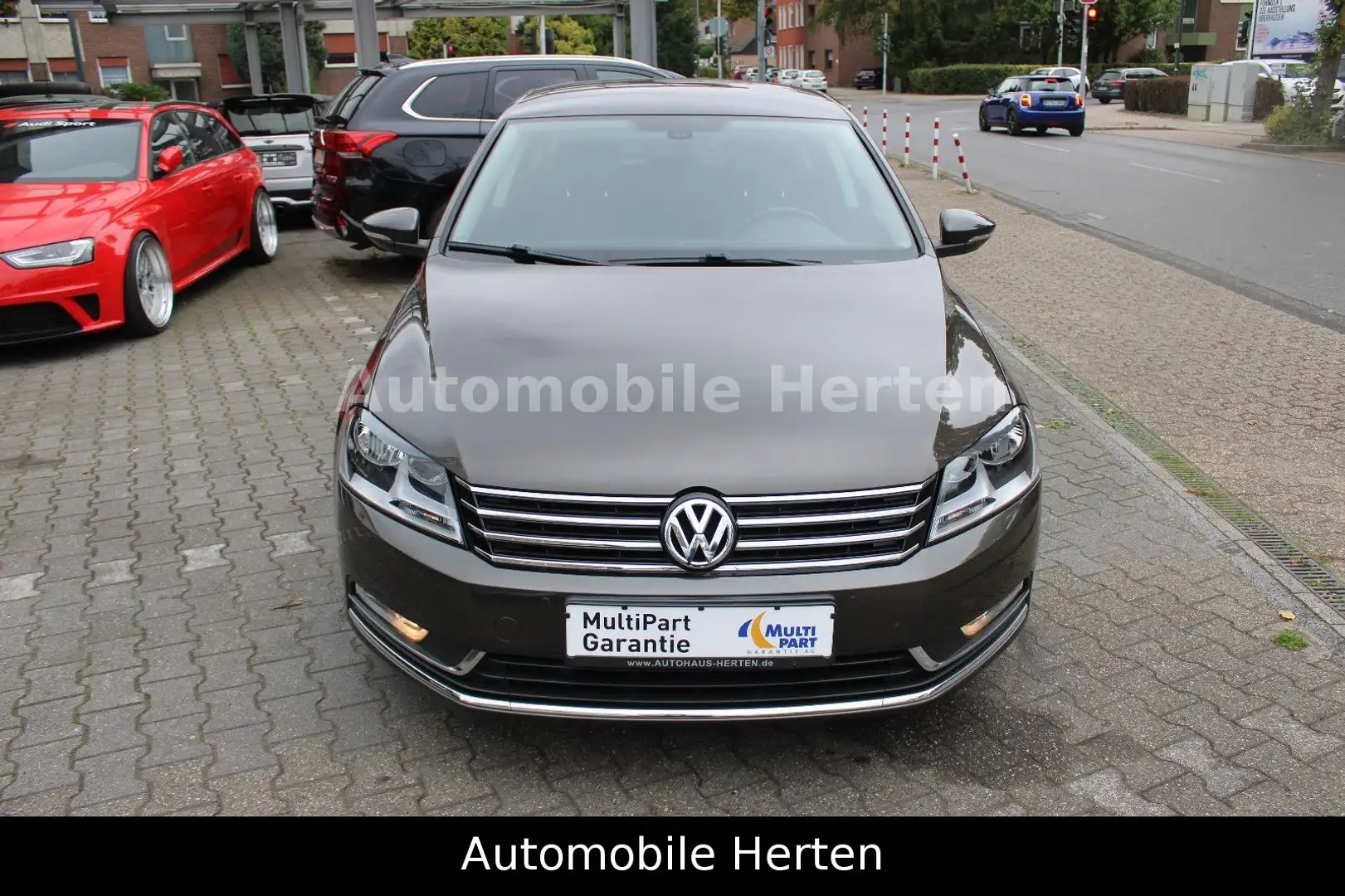 Volkswagen Passat Lim. 1.4 TSI Comfortline*BE*NAVI*SHZ*MFL* Schwarz - 2