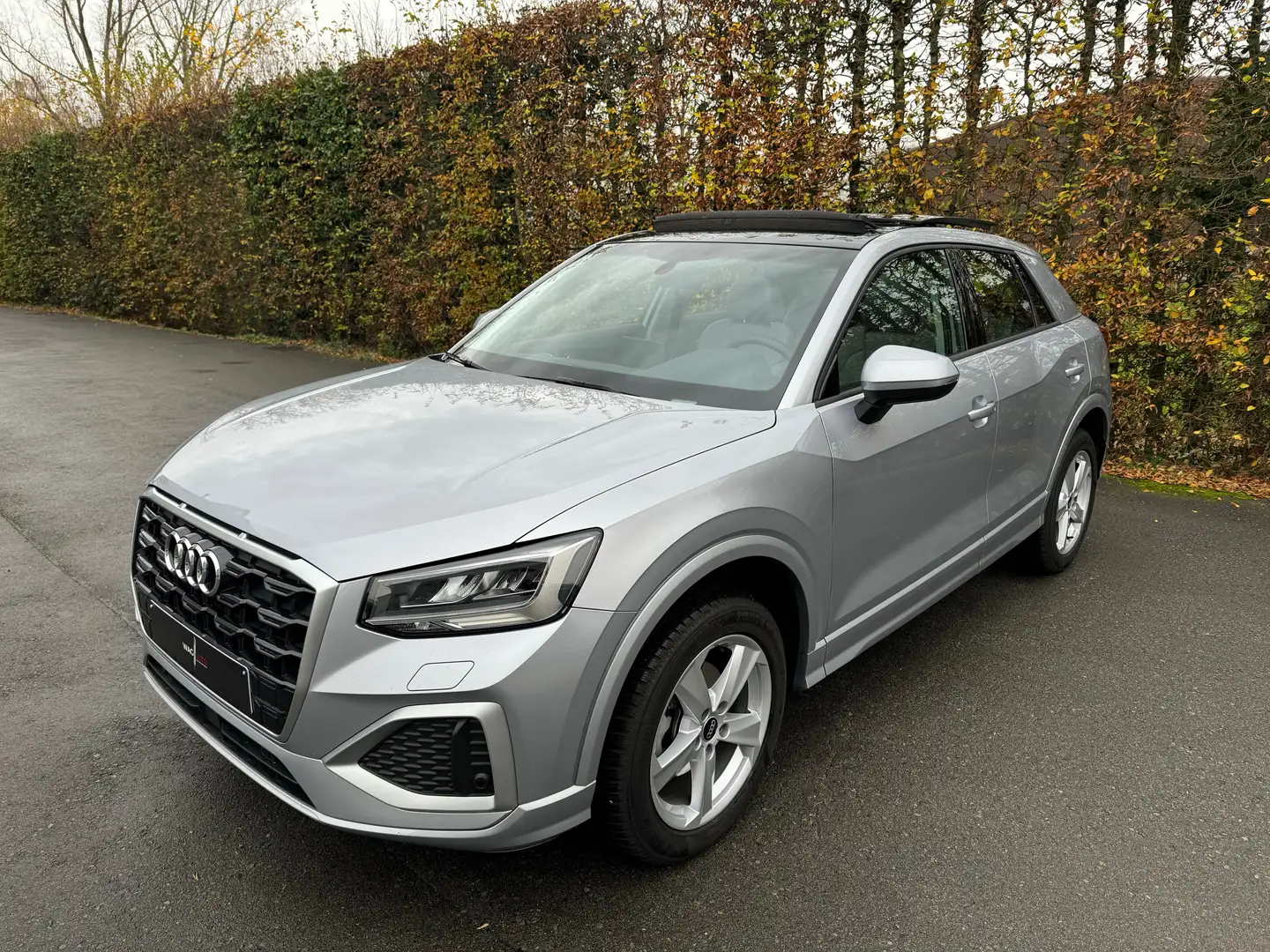 Audi Q2 35 TFSI / PANO / / CUIR / / CAM / / CARPLAY / Gris - 1