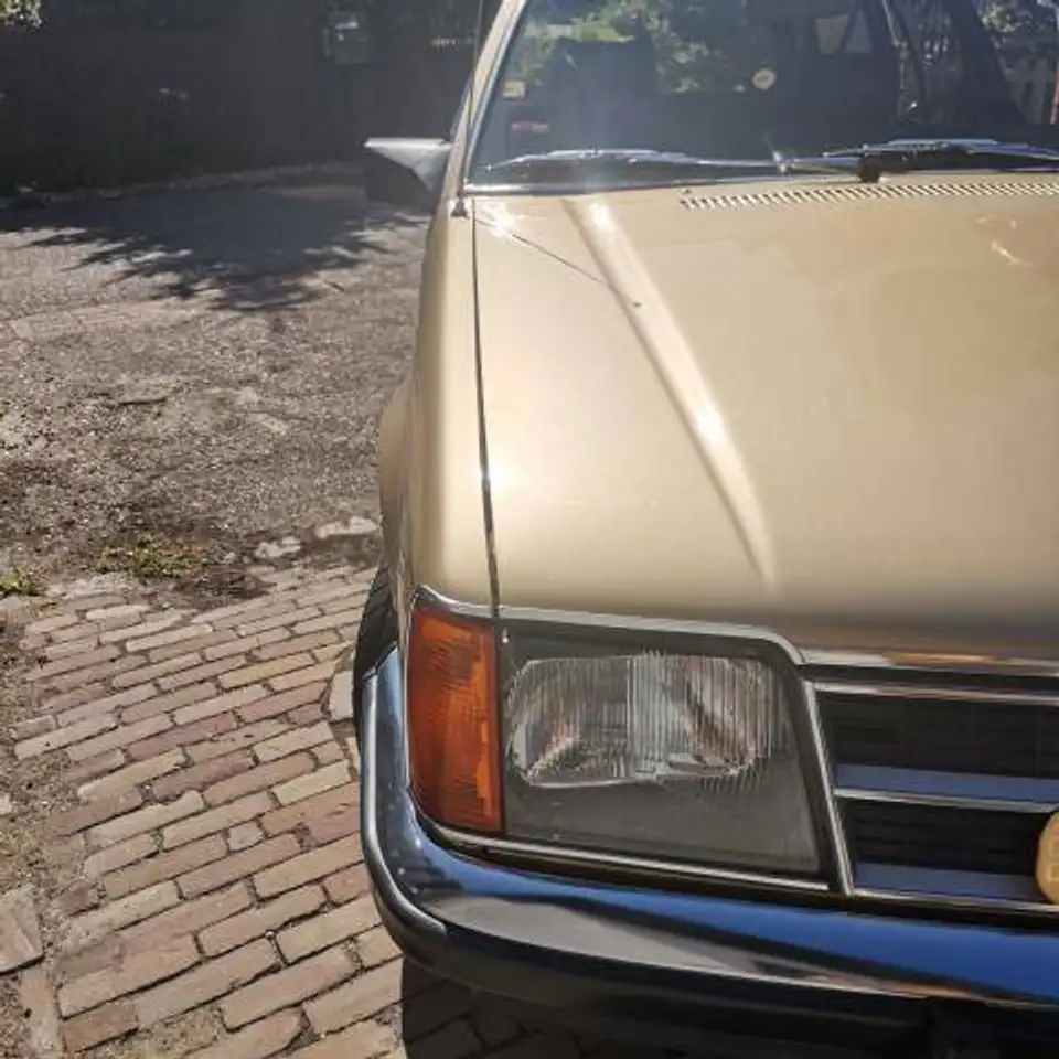 Opel Commodore C 2.5 Voyage, foto 4