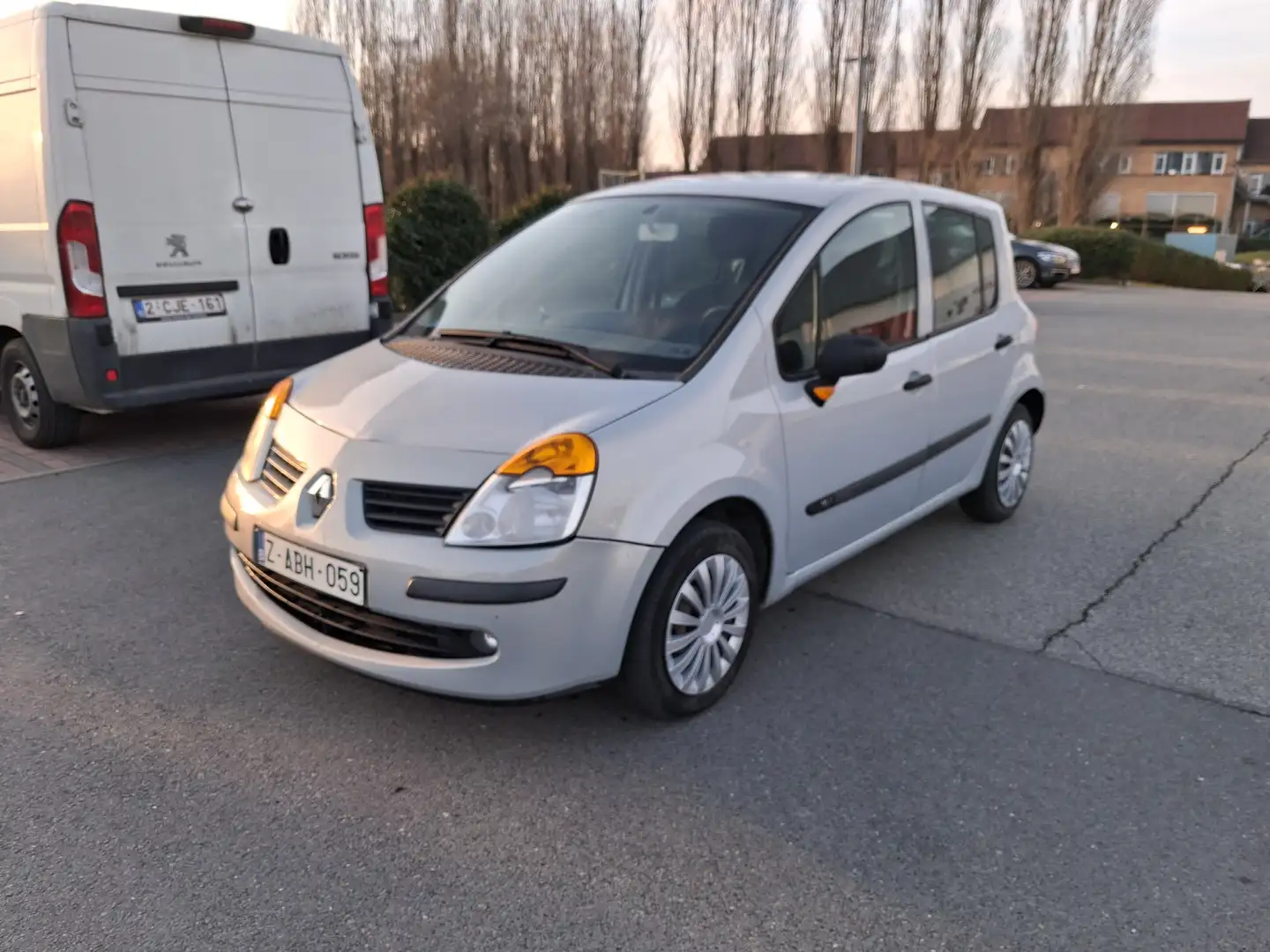 Renault Modus Modus 1.2i 16v Exception Quickshift Grau - 1