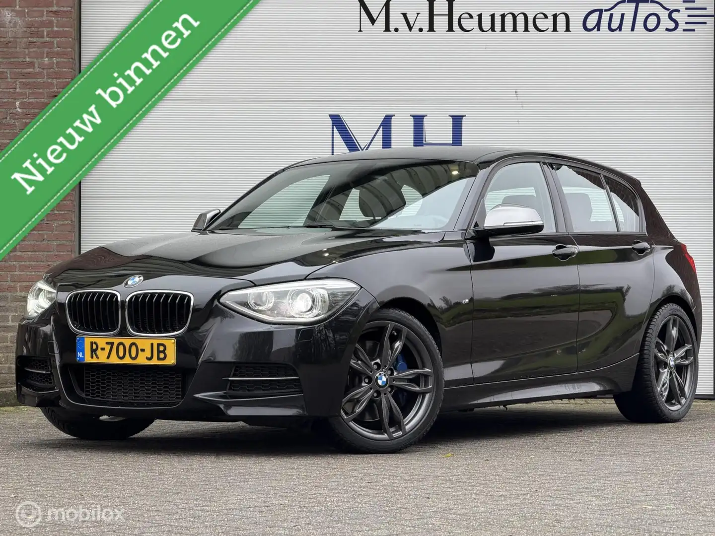 BMW 135 1-serie M135i xDrive 320PK Harman Kardon LED Clima Schwarz - 1