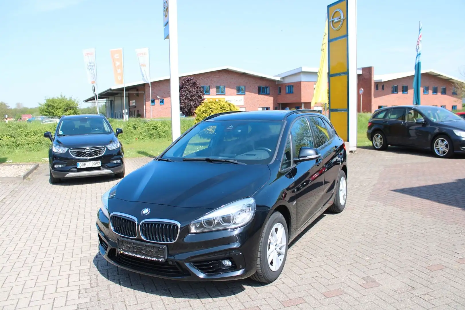 BMW 218 Baureihe 2 Active Tourer 218 i Sport Line Schwarz - 1