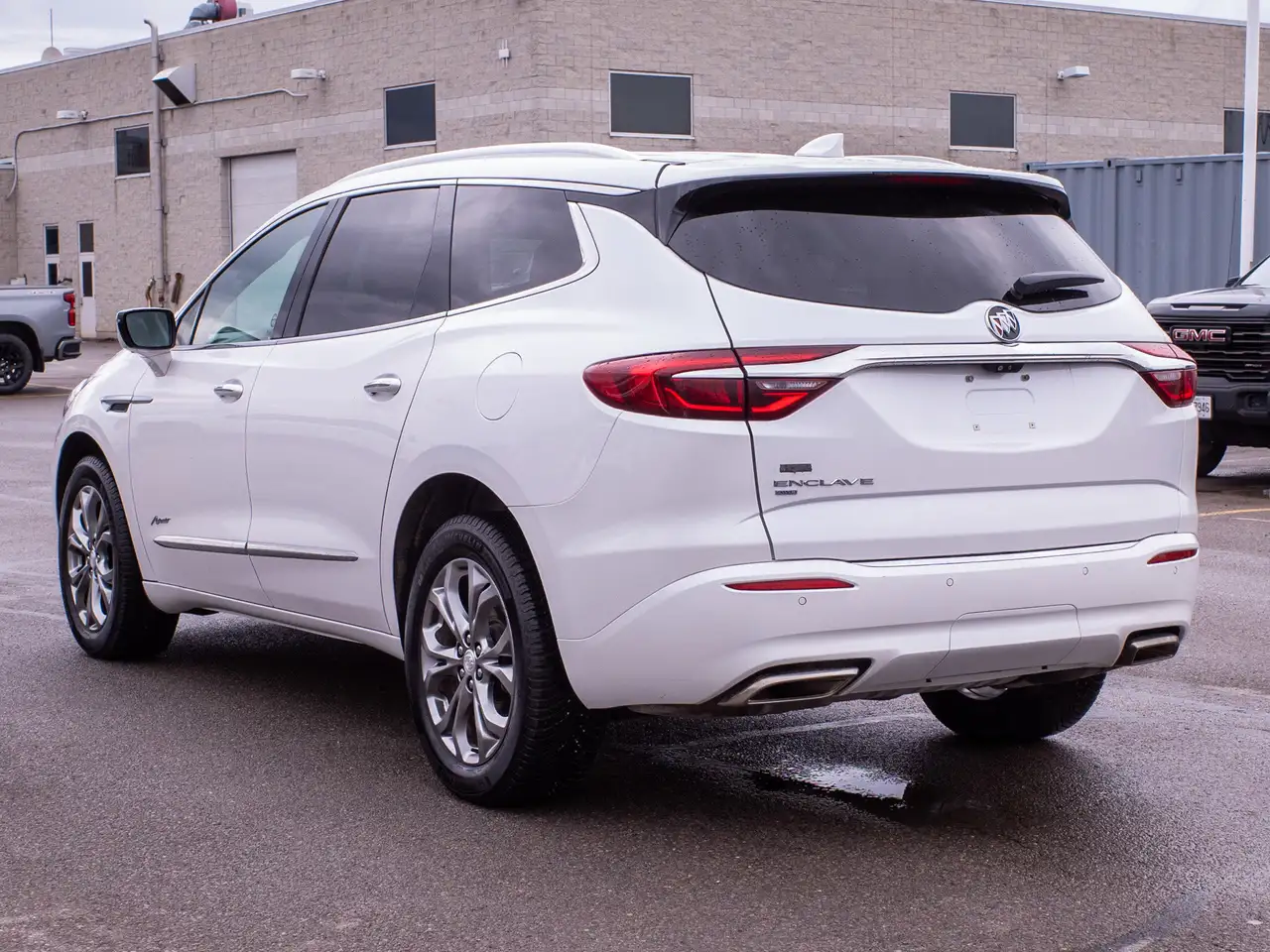Buick Enclave снимка Buick Enclave