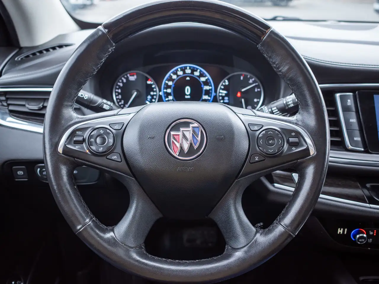 Buick Enclave снимка Buick Enclave