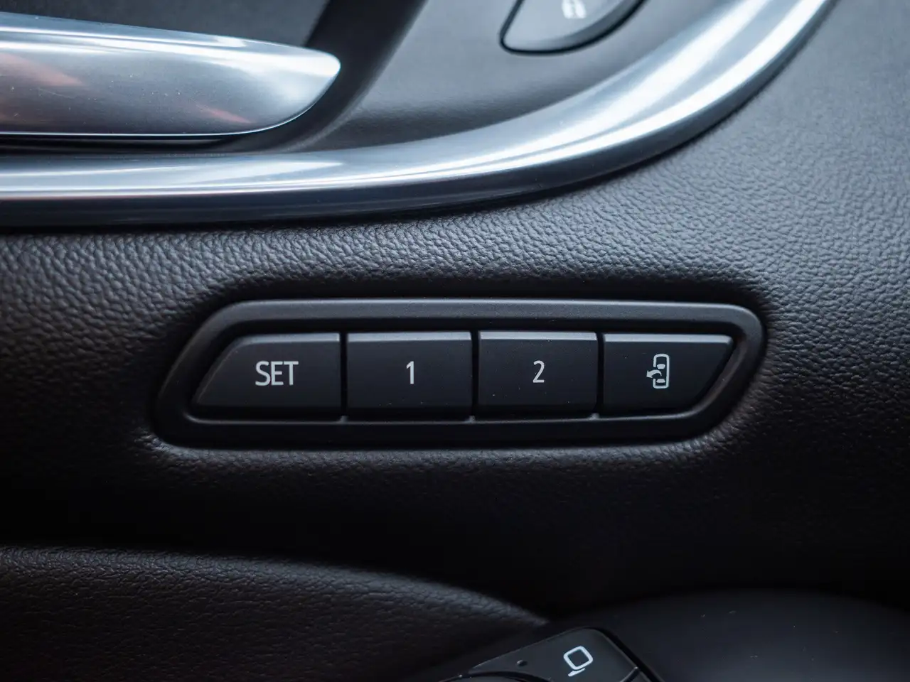 Buick Enclave снимка Buick Enclave