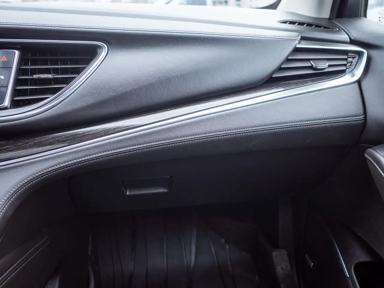 Buick Enclave снимка Buick Enclave