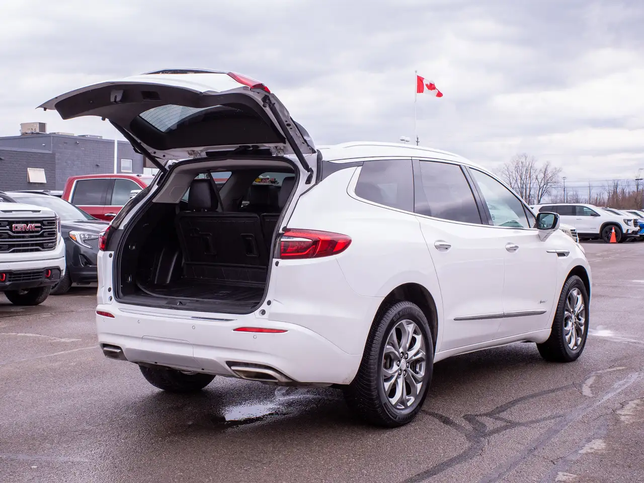 Buick Enclave снимка Buick Enclave