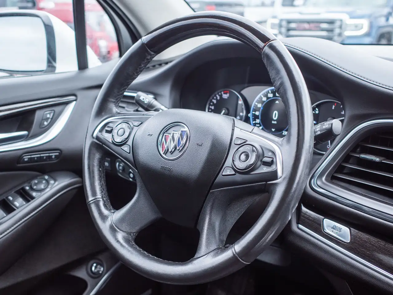 Buick Enclave снимка Buick Enclave