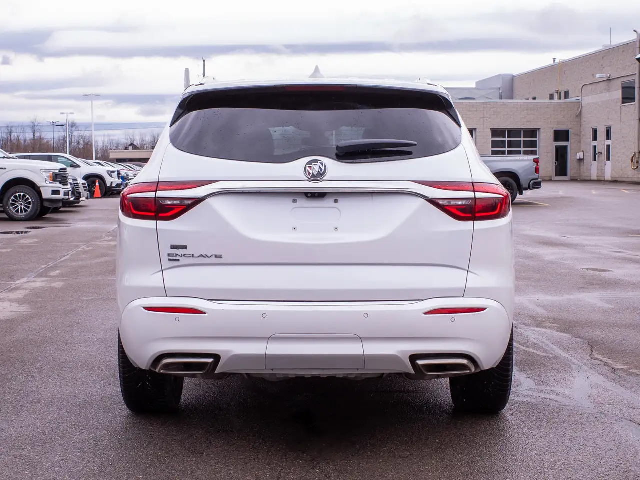 Buick Enclave снимка Buick Enclave