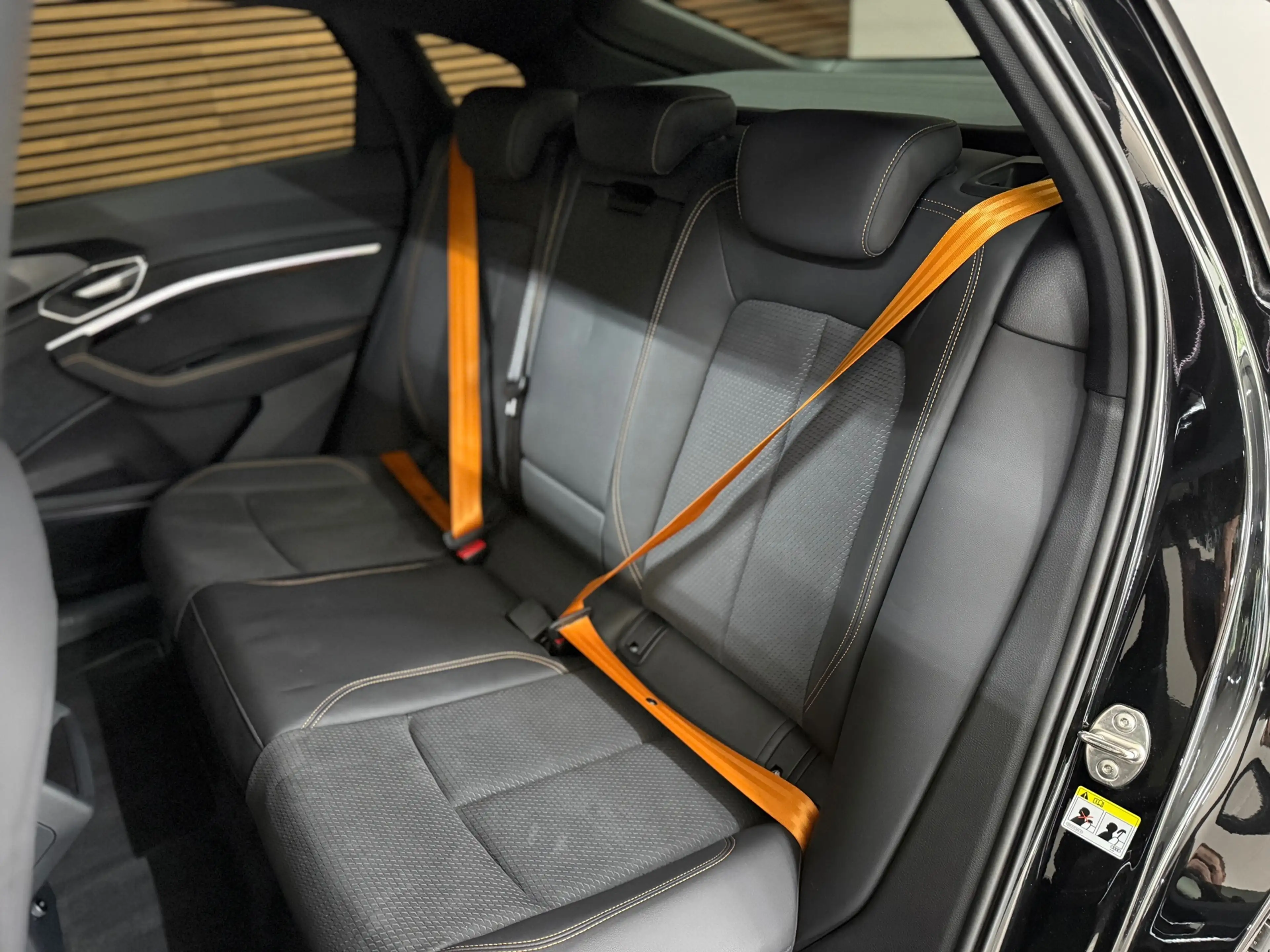 Audi e-tron Sportback 55 quattro S-line Black Edition 407pk | — photo 9