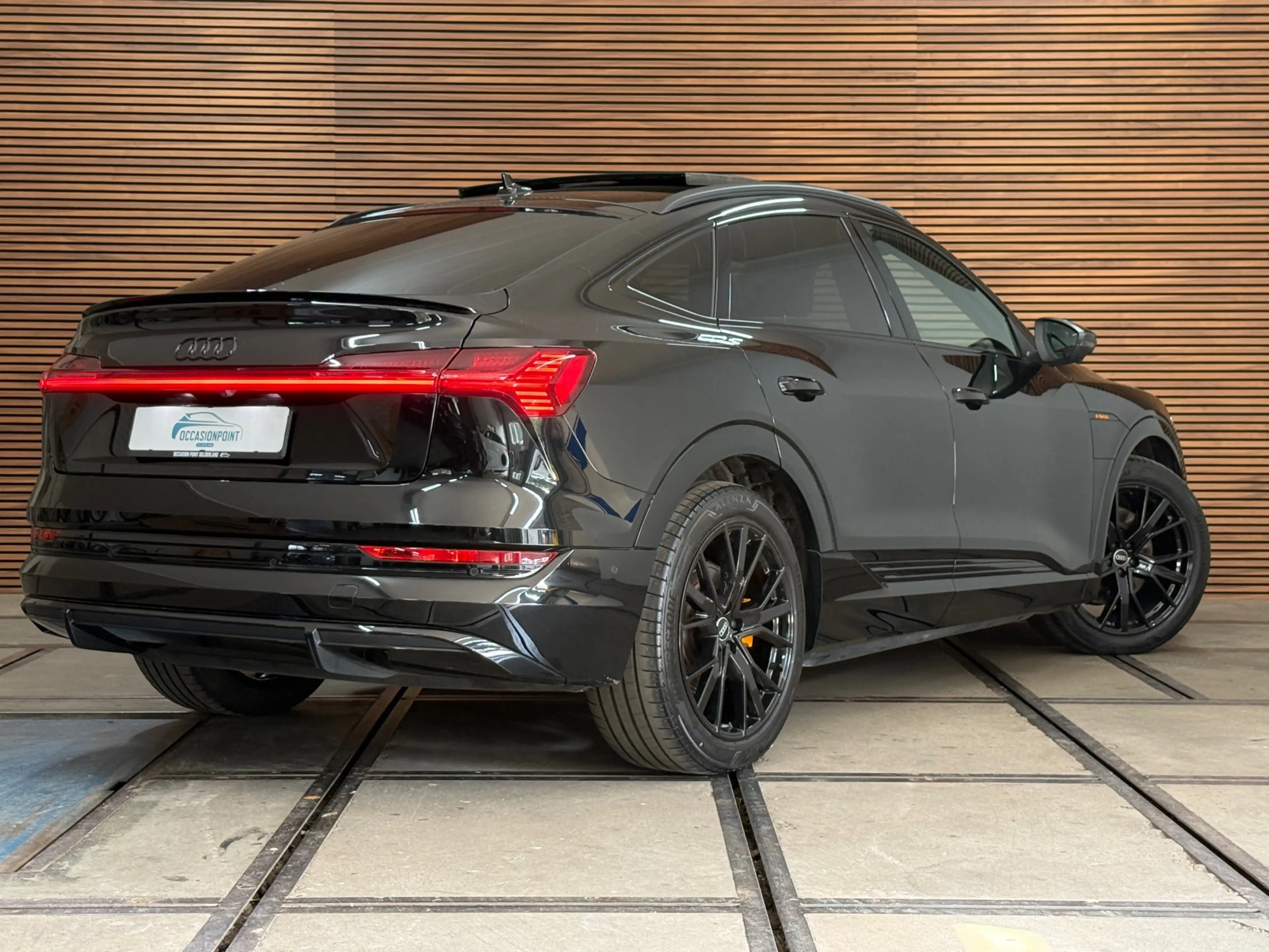 Audi e-tron Sportback 55 quattro S-line Black Edition 407pk | — photo 4