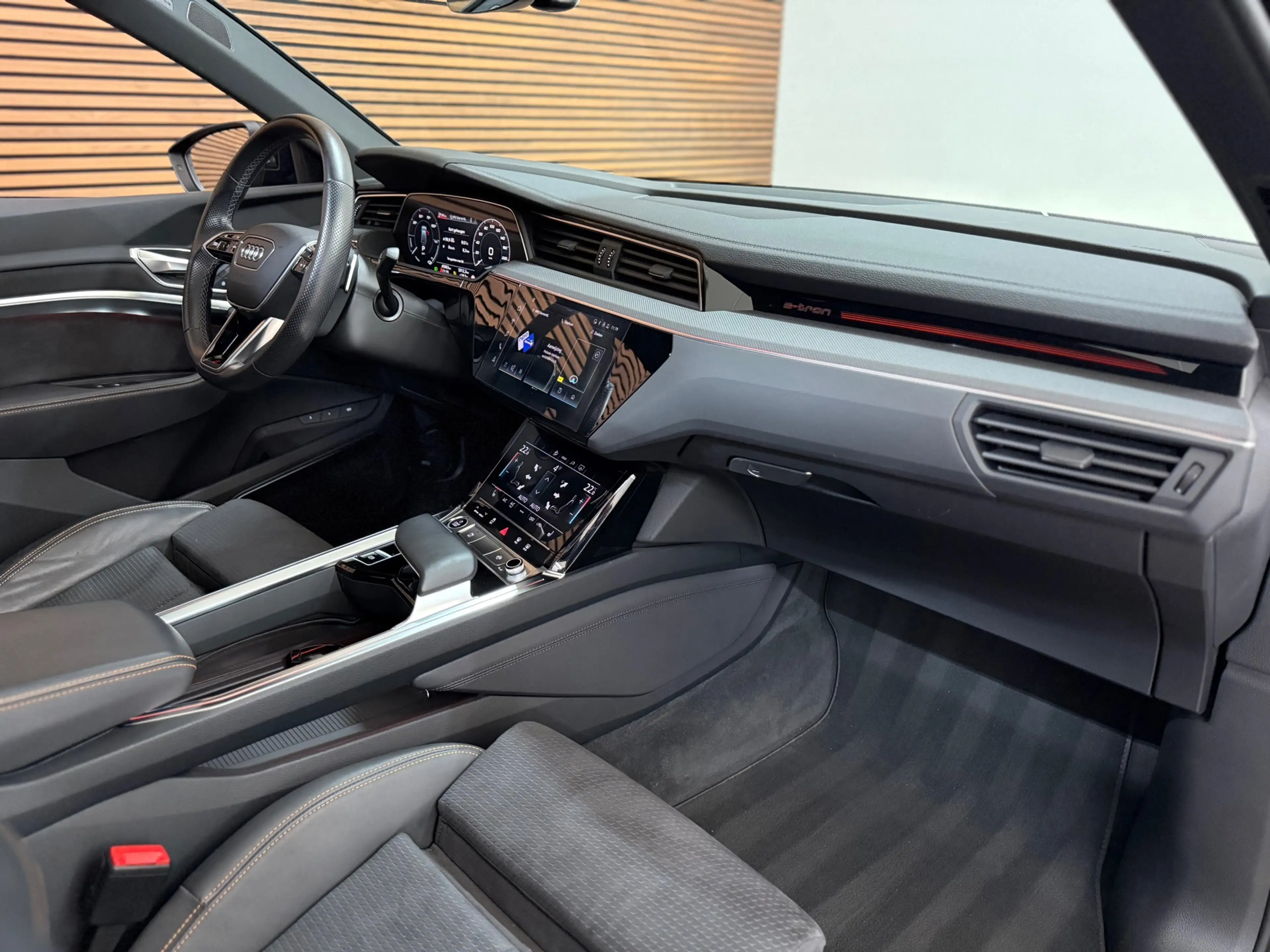 Audi e-tron Sportback 55 quattro S-line Black Edition 407pk | — photo 5